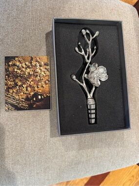 Michael Aram Orchid Wine Stopper with Black Signature Gift Box - NEW!